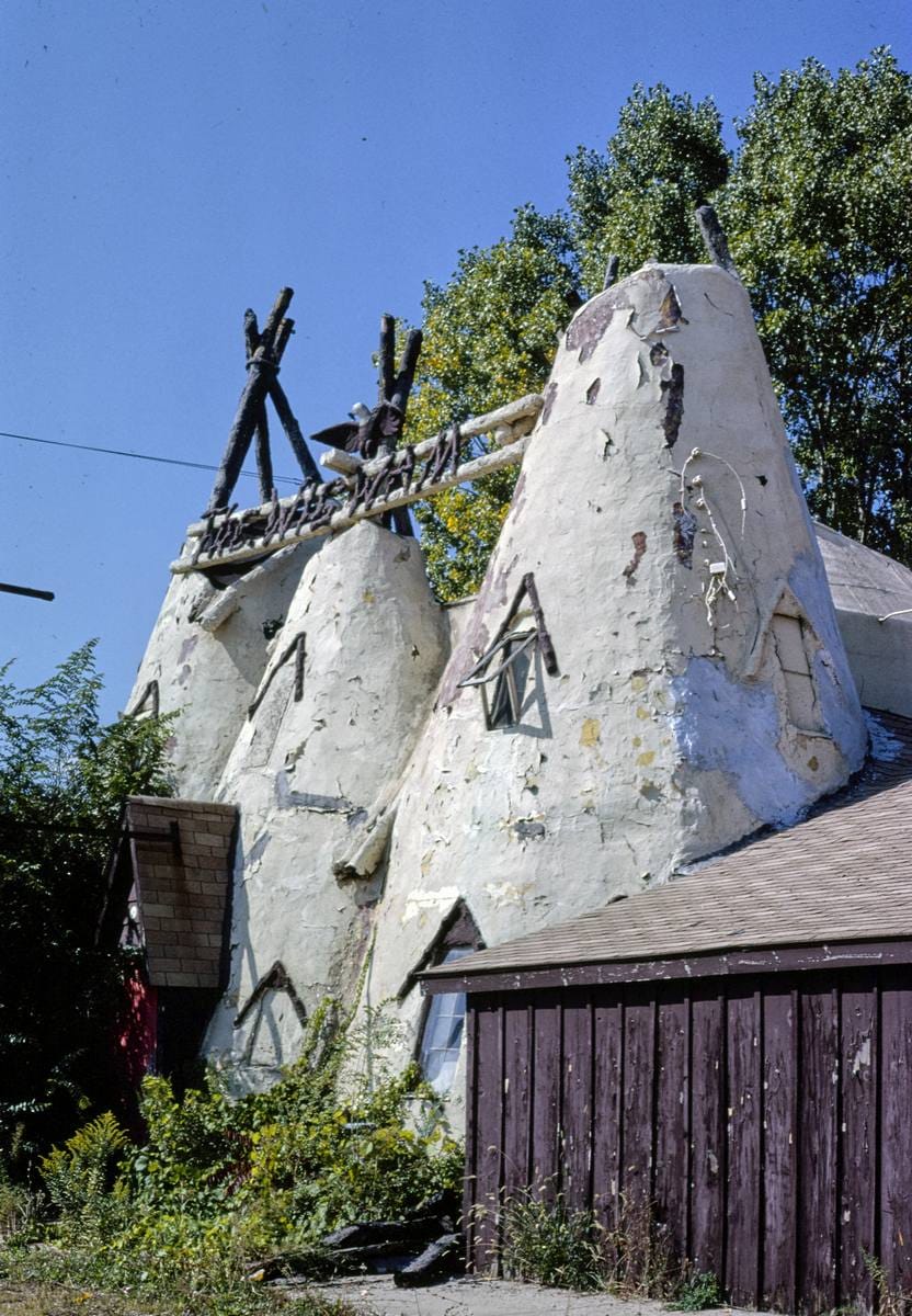 Historic Photo : 1988 Teepee Inn, Adrian, Michigan | Margolies | Roadside America Collection | Vintage Wall Art :
