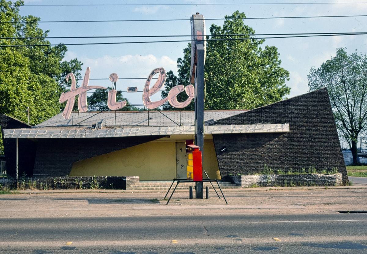 Historic Photo : 1982 Hi-Lo, Bossier City, Louisiana | Margolies | Roadside America Collection | Vintage Wall Art :