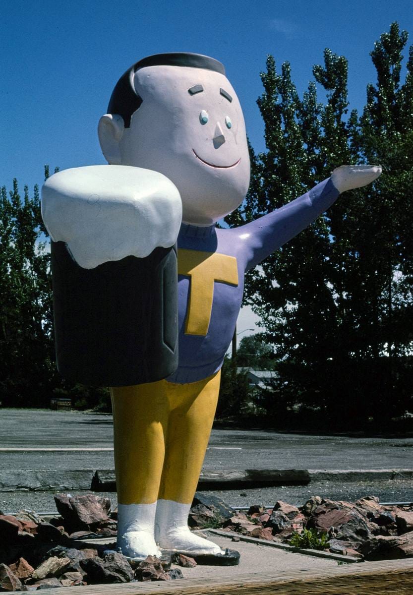 Historic Photo : 2004 A & W statue, Thermopolis, Wyoming | Margolies | Roadside America Collection | Vintage Wall Art :
