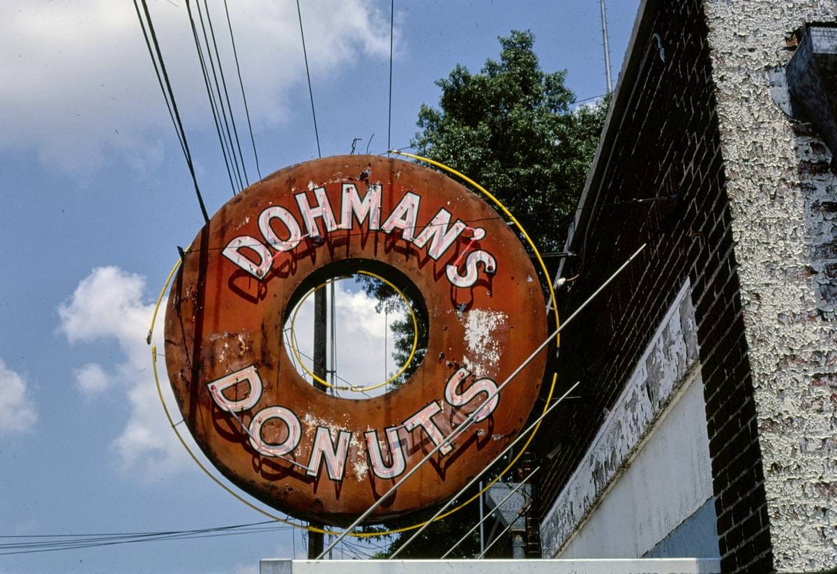 Historic Photo : 1982 Dohman's Donuts sign, Vicksburg, Mississippi | Margolies | Roadside America Collection | Vintage Wall Art :