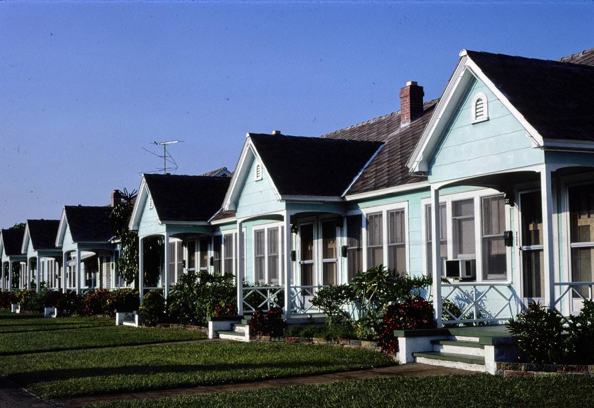 Historic Photo : 1980 Holiday Motel, St. Petersburg, Florida | Margolies | Roadside America Collection | Vintage Wall Art :