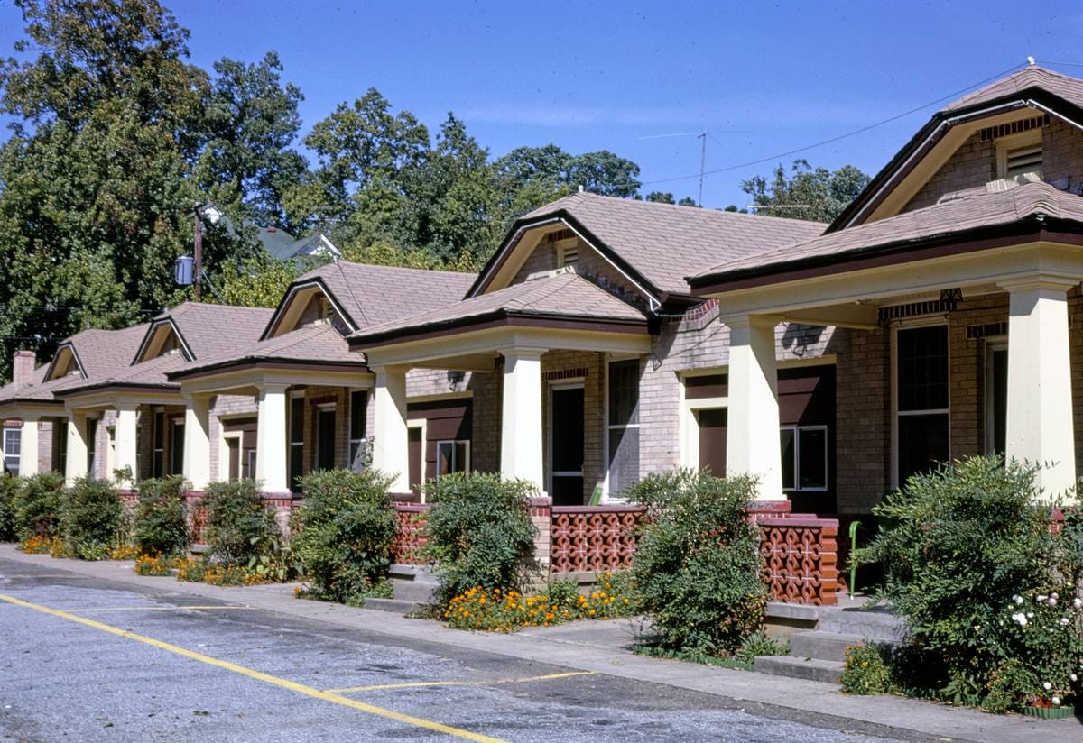 Historic Photo : 1979 Bellair Motel, Hot Springs, Arkansas | Margolies | Roadside America Collection | Vintage Wall Art :