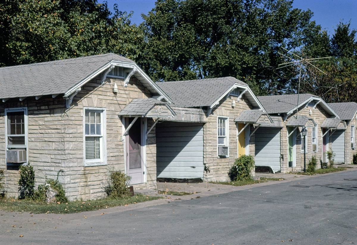 Historic Photo : 1979 Royal Palace Motel, Pine Bluff, Arkansas | Margolies | Roadside America Collection | Vintage Wall Art :