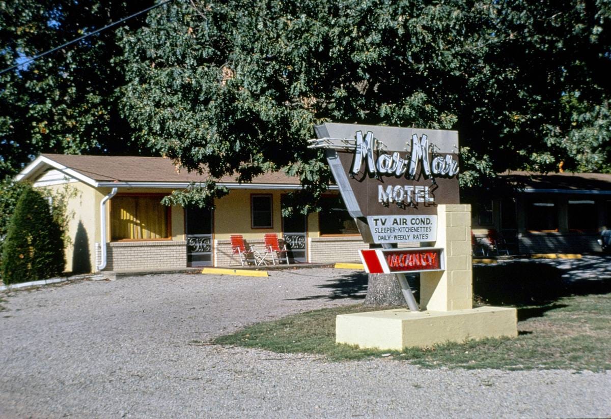 Historic Photo : 1978 Mar-Mar Motel, Bull Shoals, Arkansas | Margolies | Roadside America Collection | Vintage Wall Art :