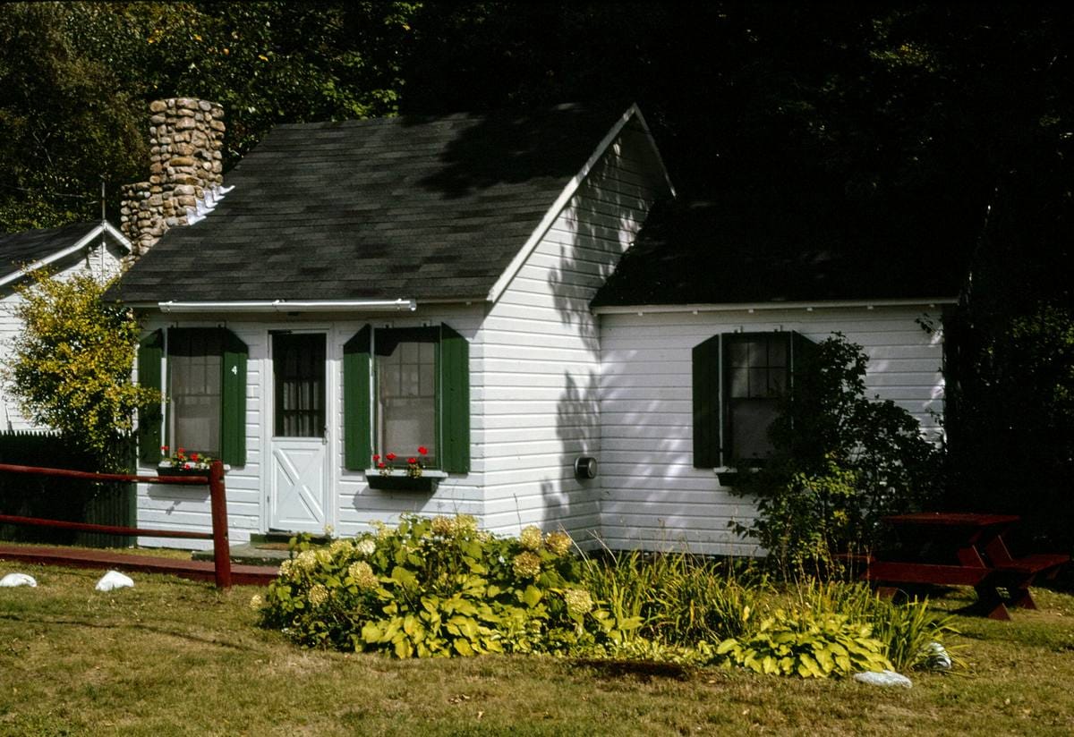 Historic Photo : 1995 Green Village Court, North Woodstock, New Hampshire | Margolies | Roadside America Collection | Vintage Wall Art :