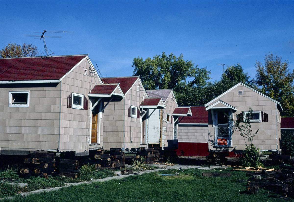 Historic Photo : 1980 Beyen's Motel, Dilworth, Minnesota | Margolies | Roadside America Collection | Vintage Wall Art :