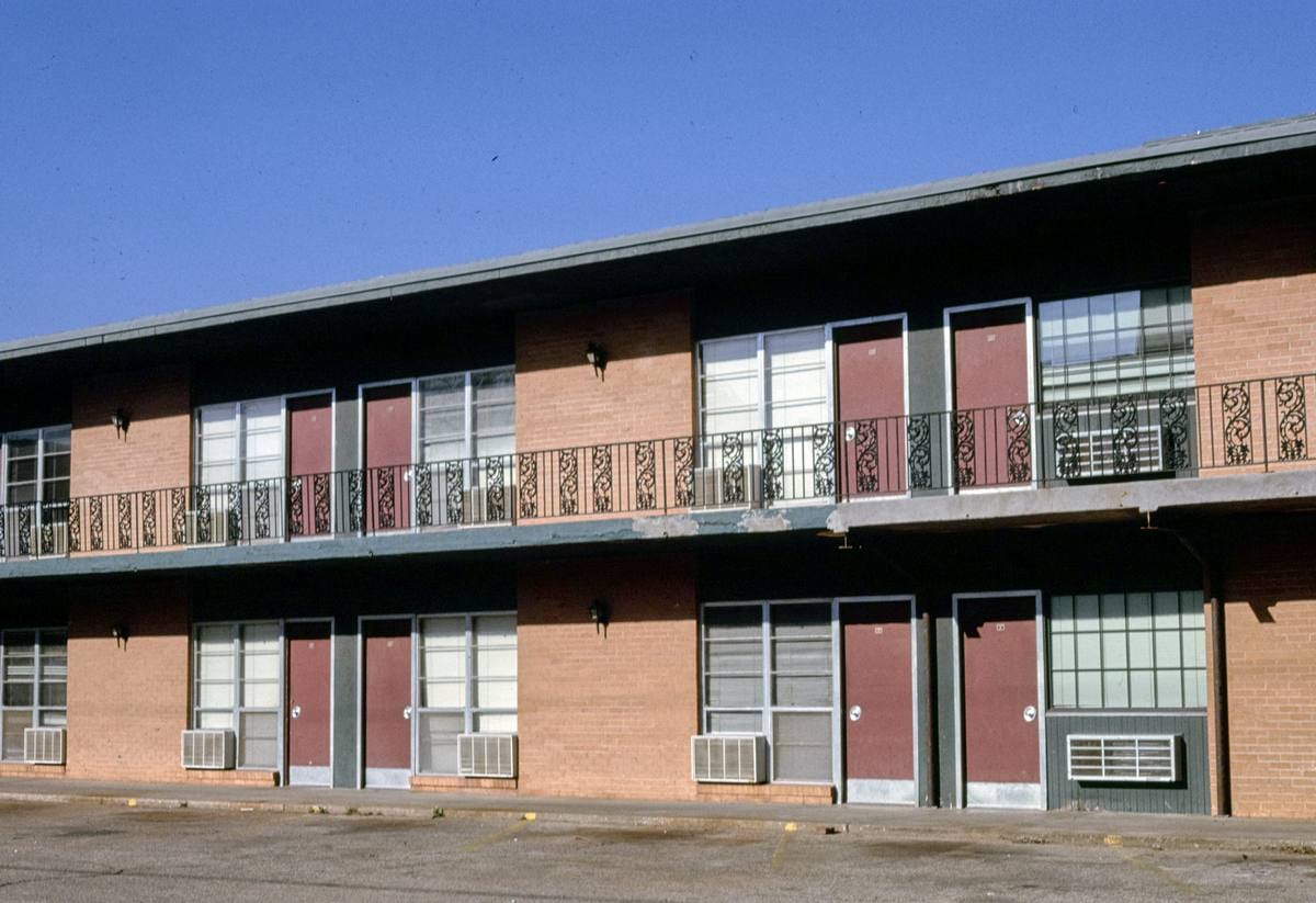 Historic Photo : 1996 Townhouse Motel, Guthrie, Oklahoma | Margolies | Roadside America Collection | Vintage Wall Art :