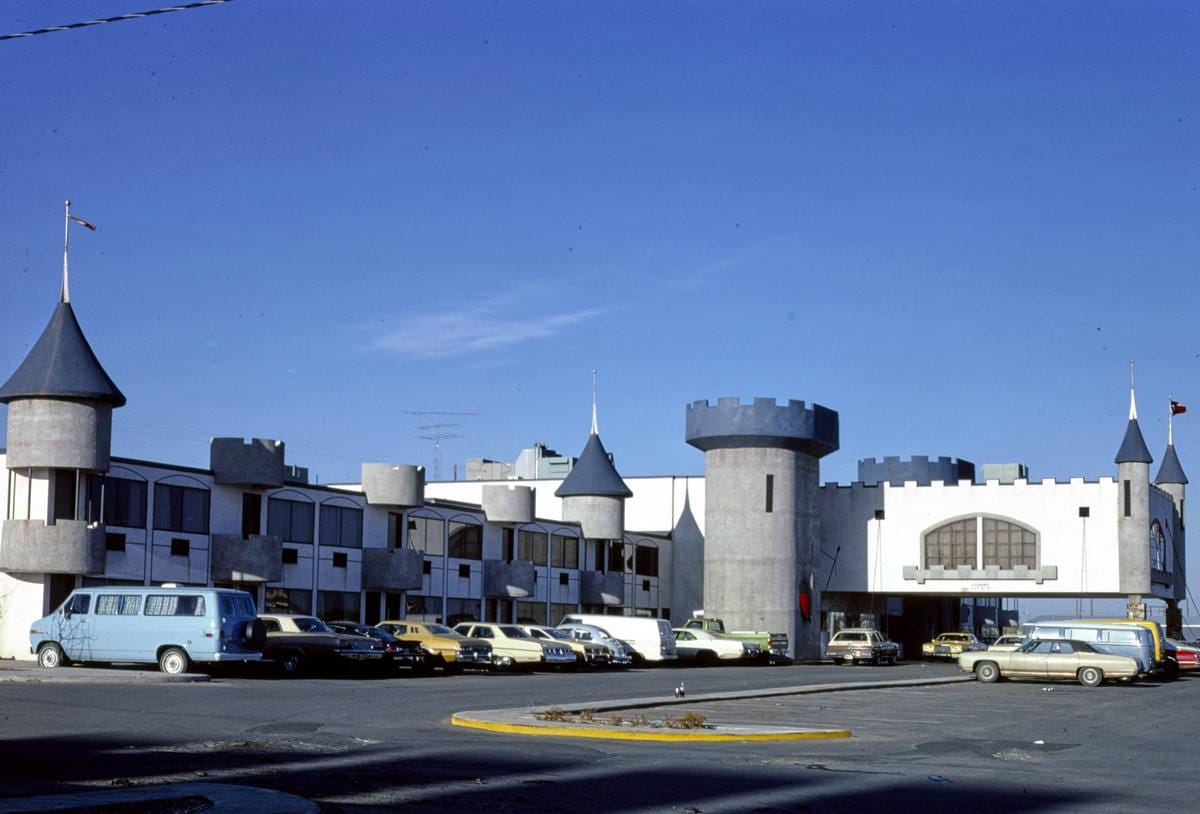 Historic Photo : 1977 Ramada Inn, Amarillo, Texas | Margolies | Roadside America Collection | Vintage Wall Art :