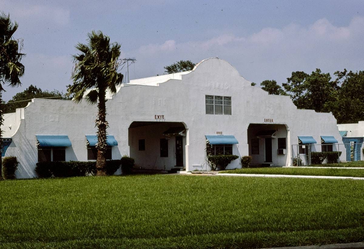 Historic Photo : 1983 Alamo Plaza Motor Hotel, Houston, Texas | Margolies | Roadside America Collection | Vintage Wall Art :