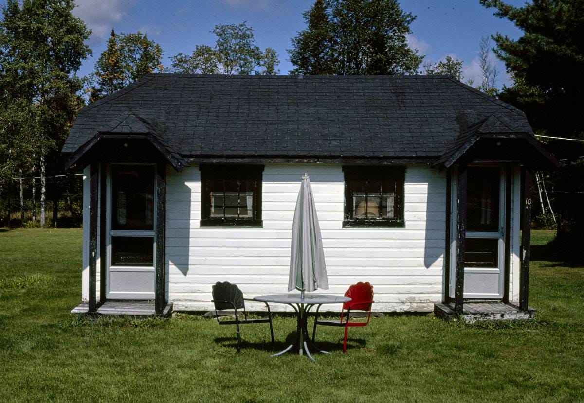 Historic Photo : 1984 Triple Dee Motel, Lunenburg, Vermont | Margolies | Roadside America Collection | Vintage Wall Art :