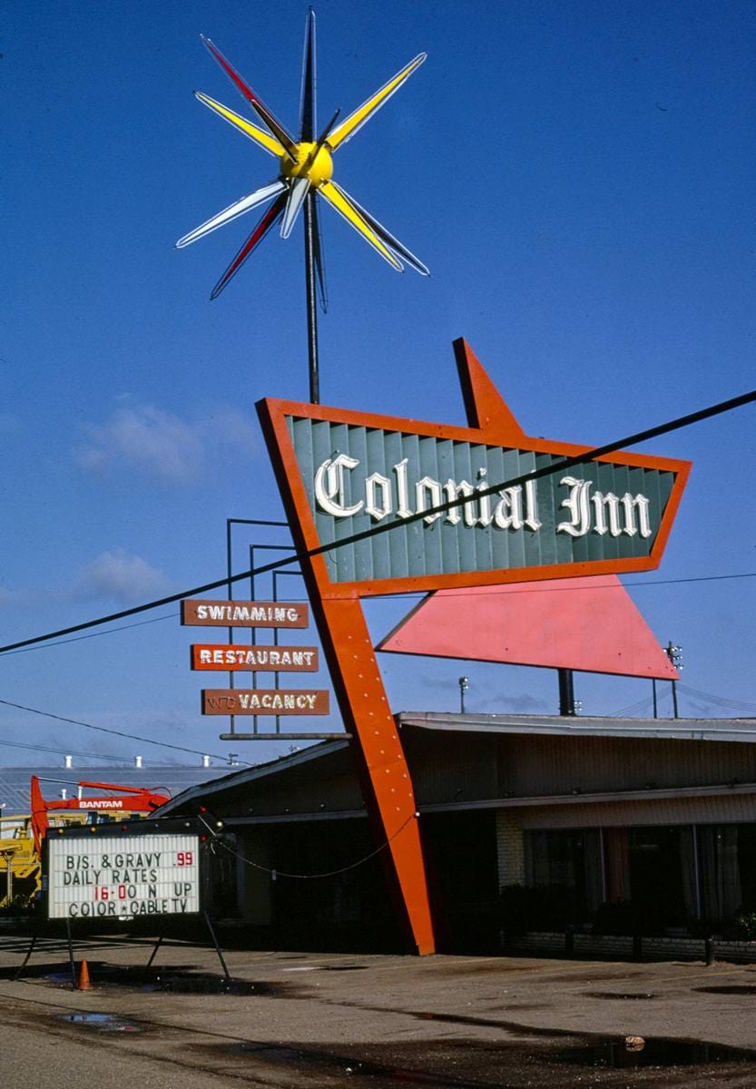 Historic Photo : 1982 Colonial Inn sign, Bossier City, Louisiana | Margolies | Roadside America Collection | Vintage Wall Art :