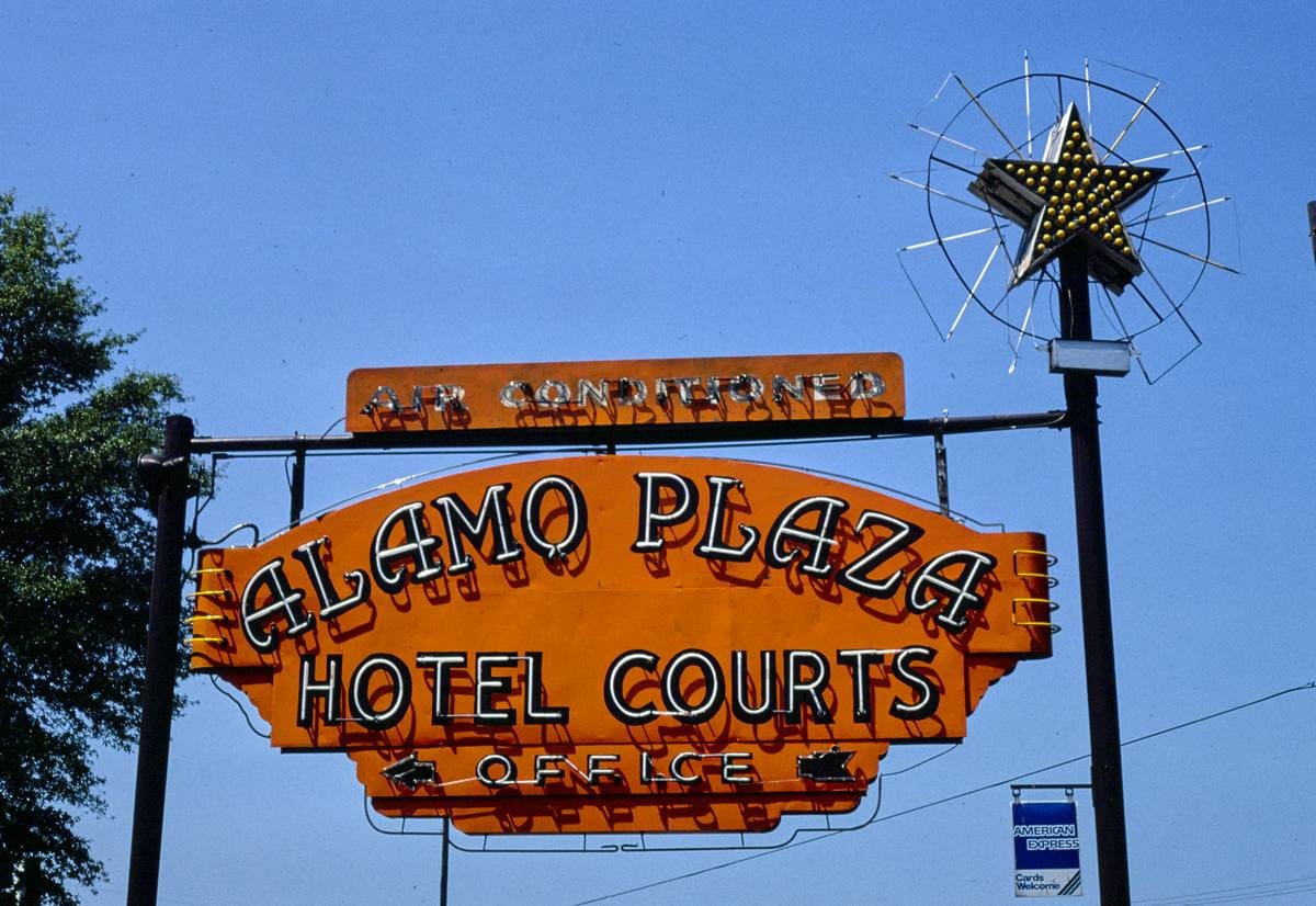 Historic Photo : 1982 Alamo Plaza Hotel Courts sign, Jackson, Mississippi | Margolies | Roadside America Collection | Vintage Wall Art :