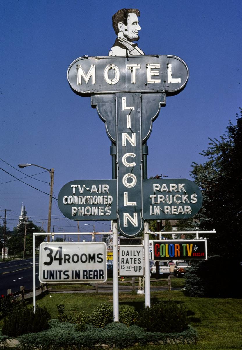 Historic Photo : 1988 Lincoln Motel sign, Massillon, Ohio | Margolies | Roadside America Collection | Vintage Wall Art :