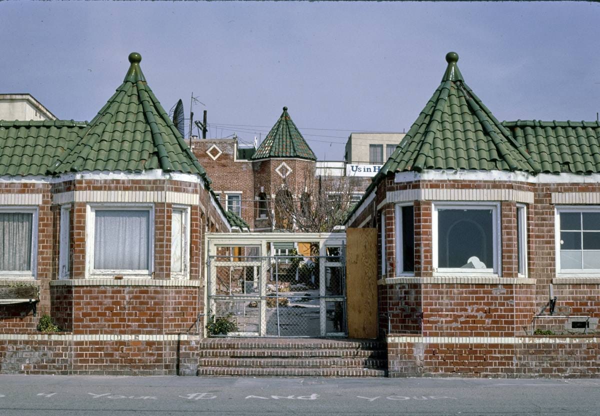 Historic Photo : 1985 Residential Court, Venice, California | Margolies | Roadside America Collection | Vintage Wall Art :