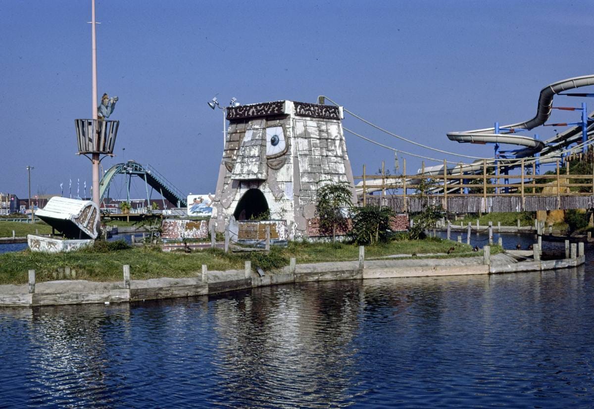 Historic Photo : 1985 Jolly Rogers Amusement Park waterslide, Ocean City, Maryland | Margolies | Roadside America Collection | Vintage Wall Art :