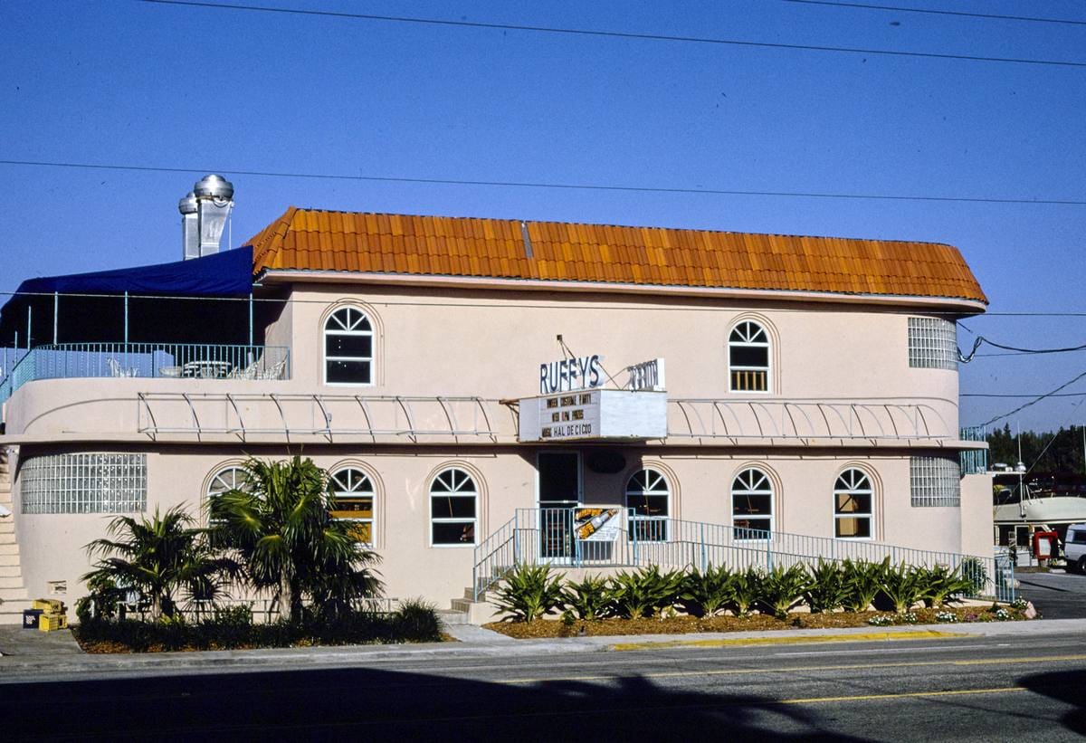 Historic Photo : 1990 Ruffy's Restaurant, Hollywood Beach, Florida | Margolies | Roadside America Collection | Vintage Wall Art :