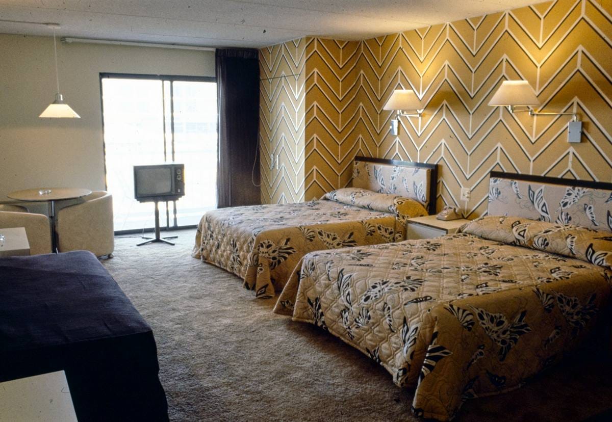Historic Photo : 1978 Brown's Room 574, Fallsburg, New York | Margolies | Roadside America Collection | Vintage Wall Art :