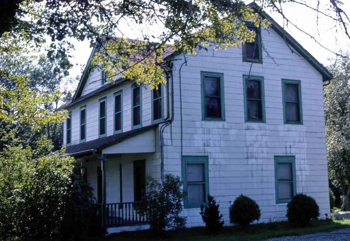 Historic Photo : 1977 Grossinger's Ferndale Farmhouse, Liberty, New York | Margolies | Roadside America Collection | Vintage Wall Art :