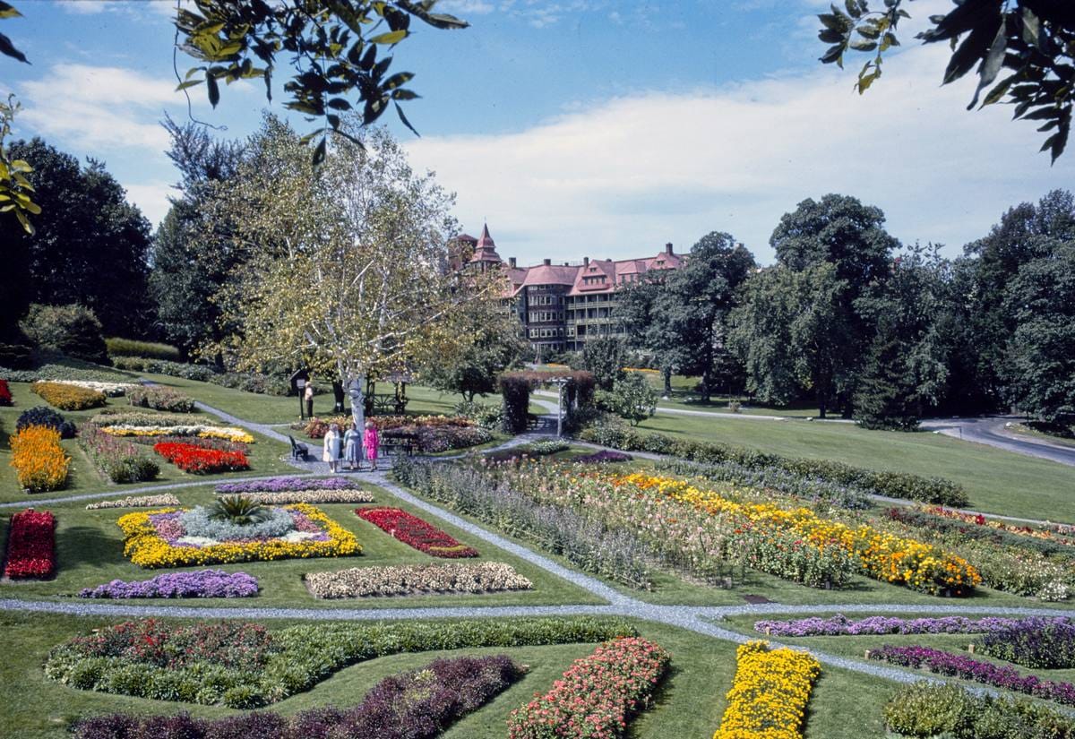 Historic Photo : 1976 Mohonk, garden, New Paltz, New York | Margolies | Roadside America Collection | Vintage Wall Art :