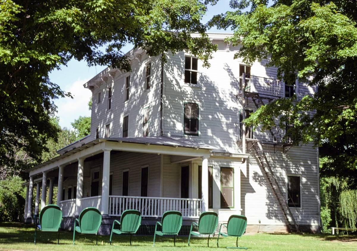 Historic Photo : 1977 Round Top Hotel, Round Top, New York | Margolies | Roadside America Collection | Vintage Wall Art :