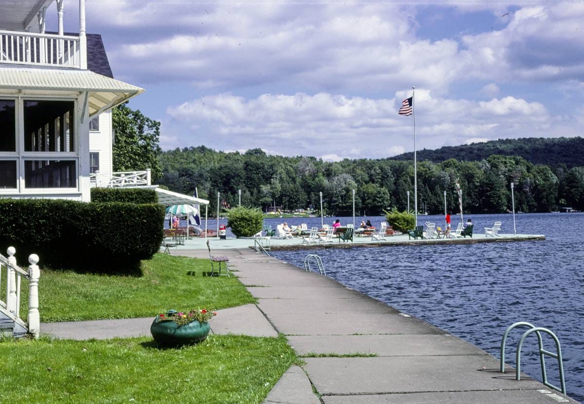 Historic Photo : 1977 Hanson's Motel, Oquaga Lake, Deposit, New York | Margolies | Roadside America Collection | Vintage Wall Art :