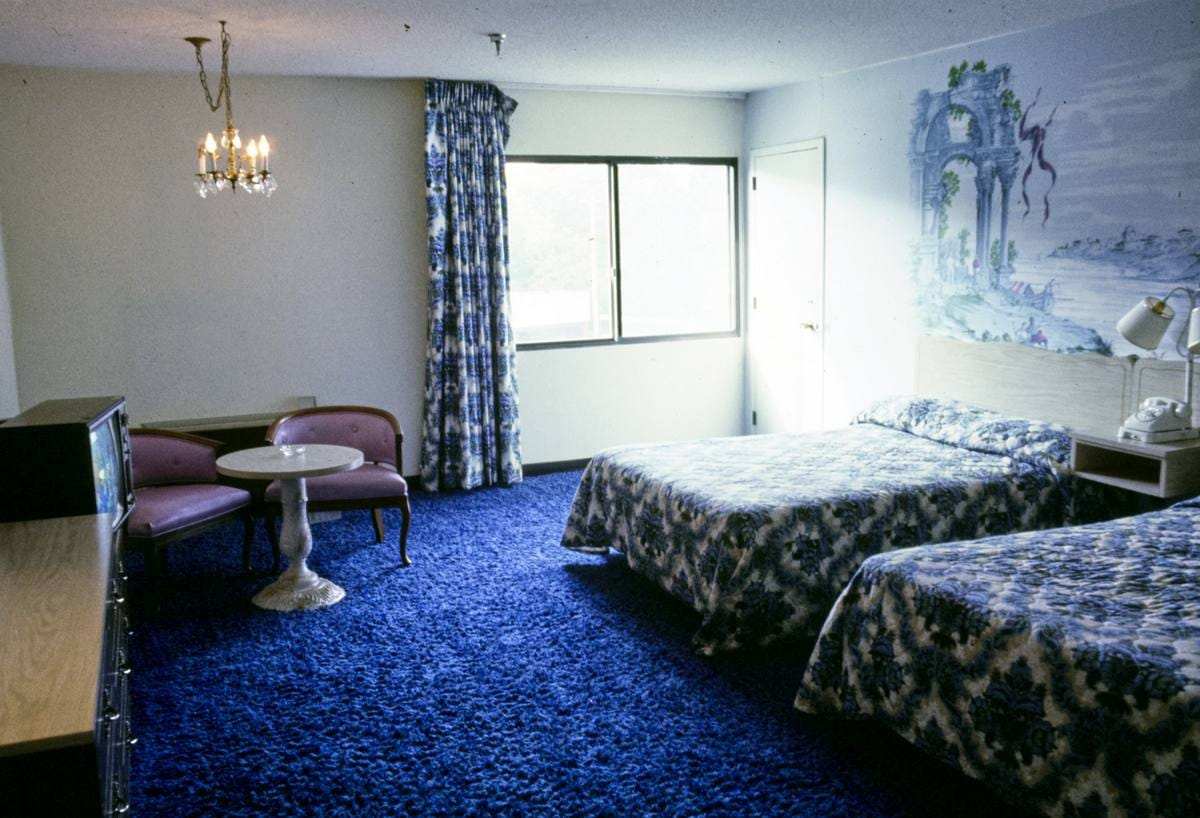 Historic Photo : 1977 Stevensville, Room 383 $50, $270 week, Swan Lake, New York | Margolies | Roadside America Collection | Vintage Wall Art :
