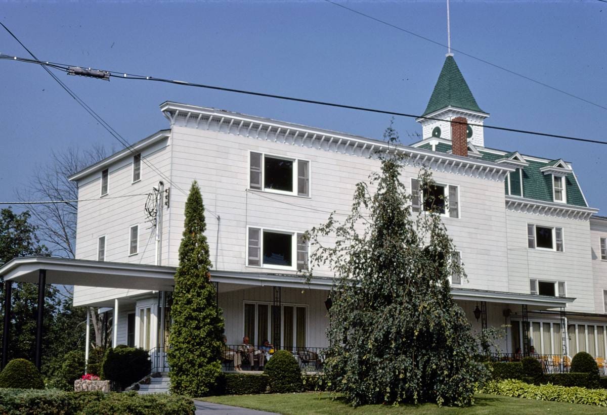 Historic Photo : 1977 Thompson House, Pines Inn, Windham, New York | Margolies | Roadside America Collection | Vintage Wall Art :