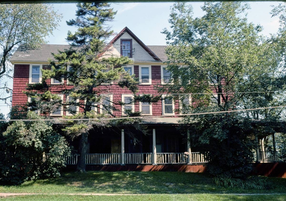 Historic Photo : 1978 Willow Lane Hotel, Monticello, New York | Margolies | Roadside America Collection | Vintage Wall Art :