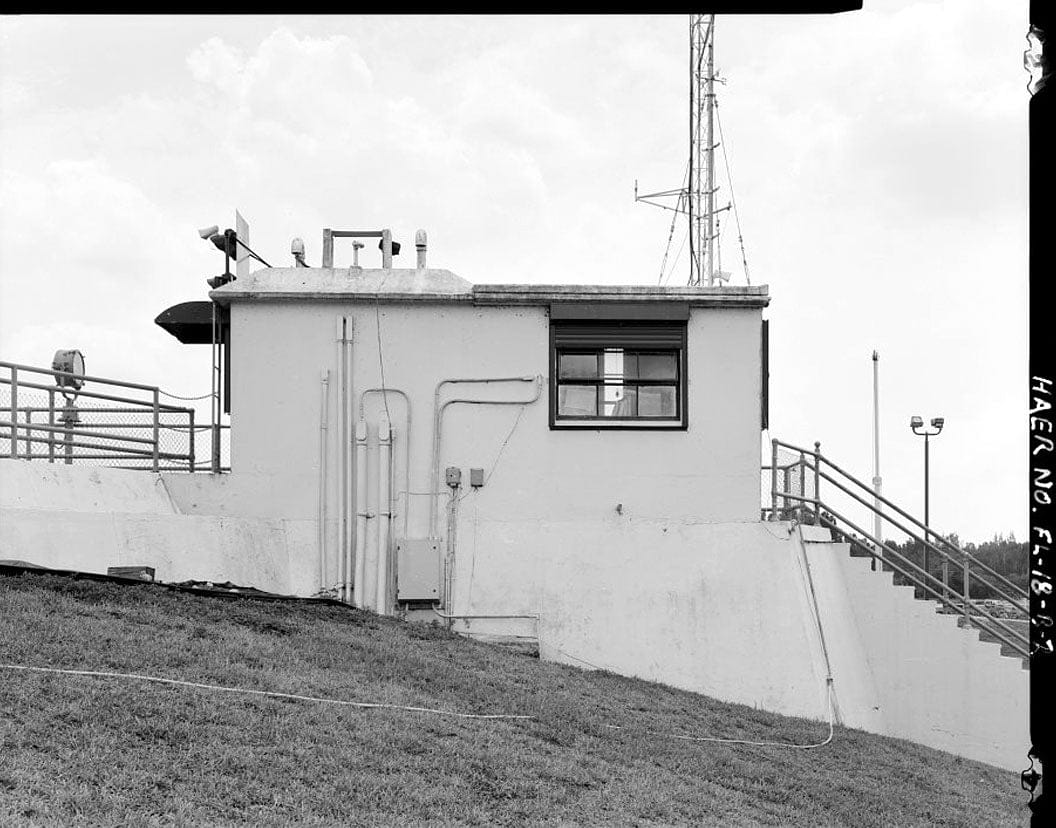 Historic Photo : Moore Haven Lock, Lock Control House, Cross-State Canal, Okeechobee Intracoastal Waterway, Moore Haven, Glades County, FL 1 Photograph
