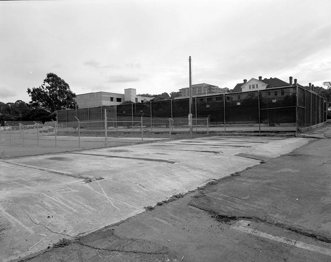 Presidio of San Francisco, Officers' Vehicles Garage, 1055 General Kennedy Avenue, Letterman Hospital Complex, San Francisco, San Francisco County, CA 2