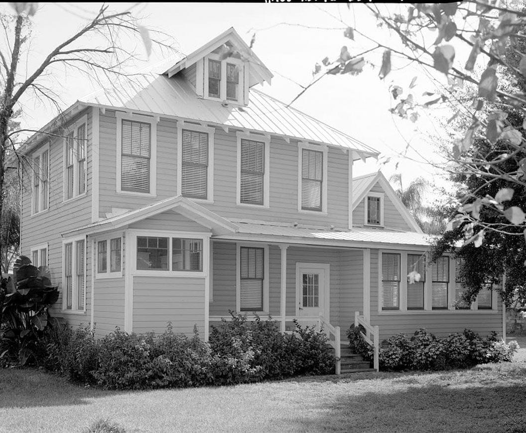 Historic Photo : Newport News & Old Point Railway & Electric Company, Trolley Barn & Administration Building, 3400 Victoria Boulevard, Hampton, Hampton, VA 6 Photograph
