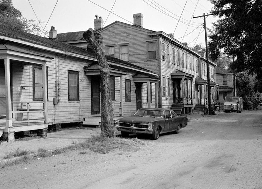 Historic Photo : Savannah Victorian Historic District, Bounded by Gwinnett, East Broad, West Broad Street & Anderson Lane, Savannah, Chatham County, GA 20 Photograph