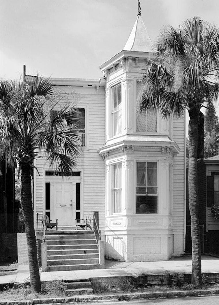 Historic Photo : Savannah Victorian Historic District, Bounded by Gwinnett, East Broad, West Broad Street & Anderson Lane, Savannah, Chatham County, GA 29 Photograph