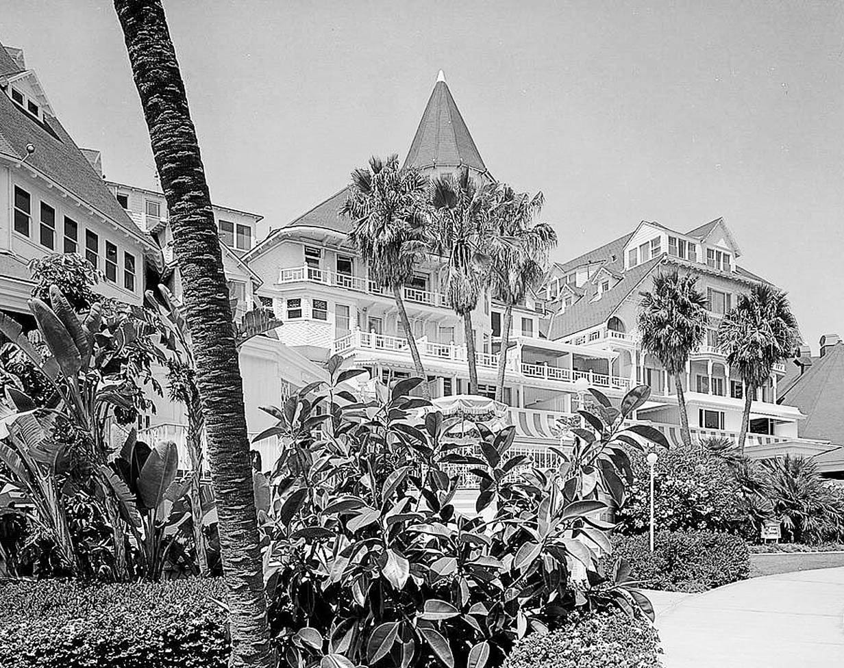 Historic Photo : Hotel Del Coronado, 1500 Orange Avenue, Coronado, San Diego County, CA 1 Photograph