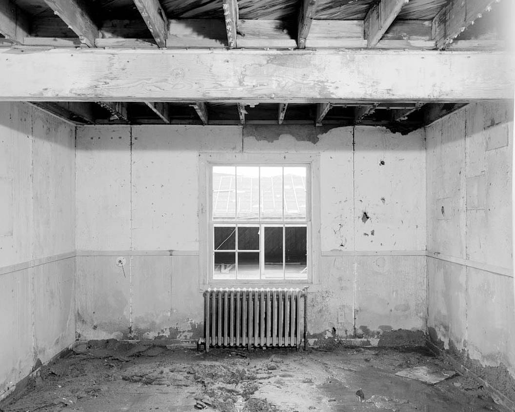 Historic Photo : Naval Operating Base Dutch Harbor & Fort Mears, Civilian Contractor`s Barracks, Unalaska, Aleutian Islands, AK 3 Photograph