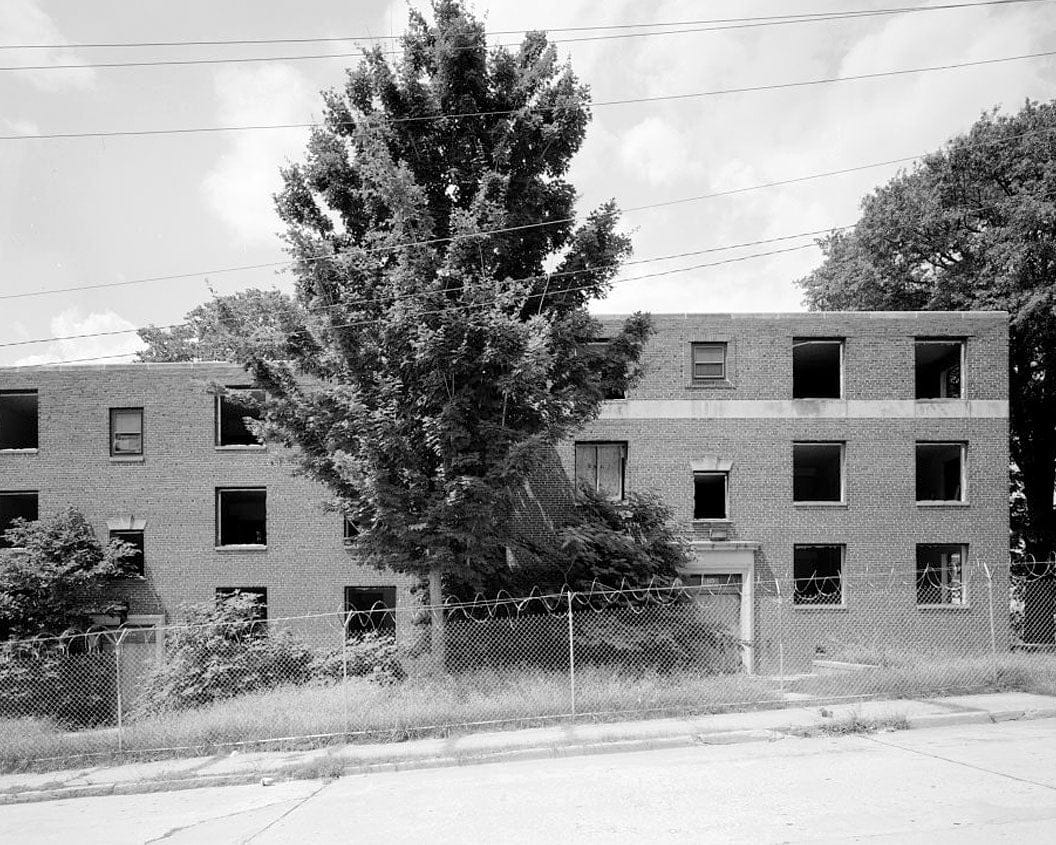 Historic Photo : Techwood Homes, Building No. 8, 115-119 Parker Street, Atlanta, Fulton County, GA 1 Photograph