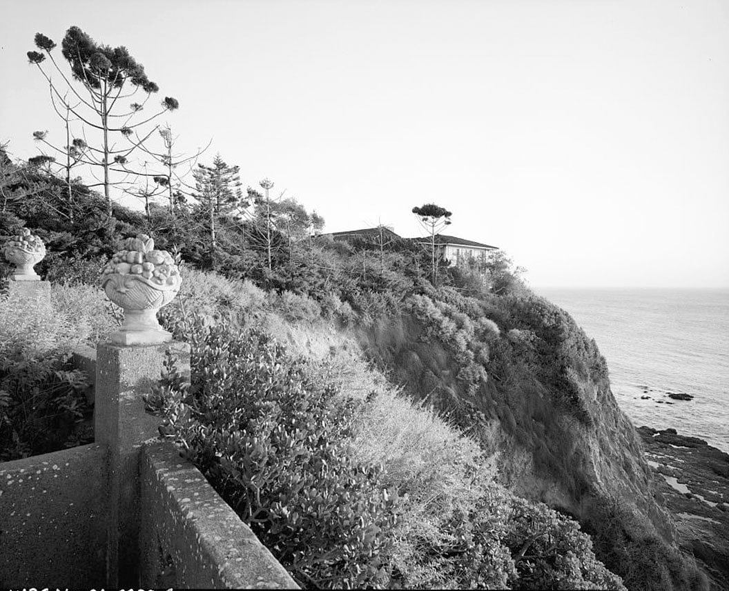 Historic Photo : Smithcliffs (House), 10010 North Coast Highway, Laguna Beach, Orange County, CA 2 Photograph