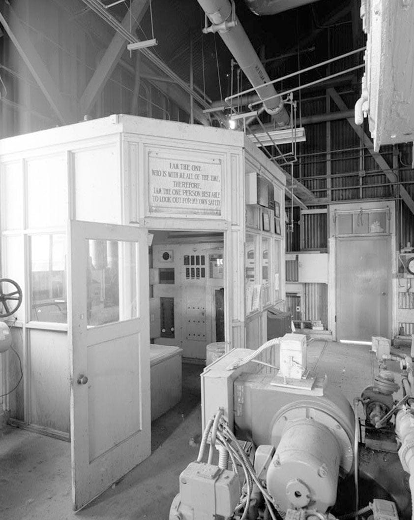 Historic Photo : Oakland Naval Supply Center, Academic Instruction Building, Off East K Street near Twelfth Street, Oakland, Alameda County, CA 2 Photograph