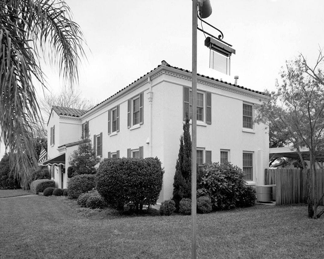 Historic Photo : MacDill Air Force Base, Field Officers' Quarters, 2106 Staff Circle, Tampa, Hillsborough County, FL 1 Photograph