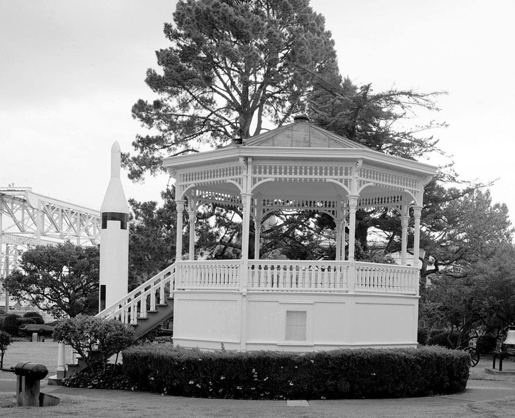 Historic Photo : Mare Island Naval Shipyard, Bandstand, Eighth Street, south side between Railroad Avenue & Walnut Avenue, Vallejo, Solano County, CA 4 Photograph