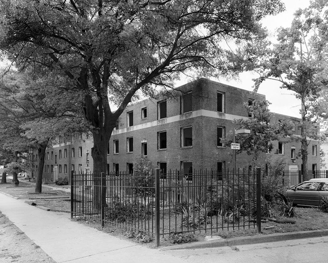Historic Photo : Techwood Homes, Building No. 20, 570-580 Techwood Drive, Atlanta, Fulton County, GA 1 Photograph