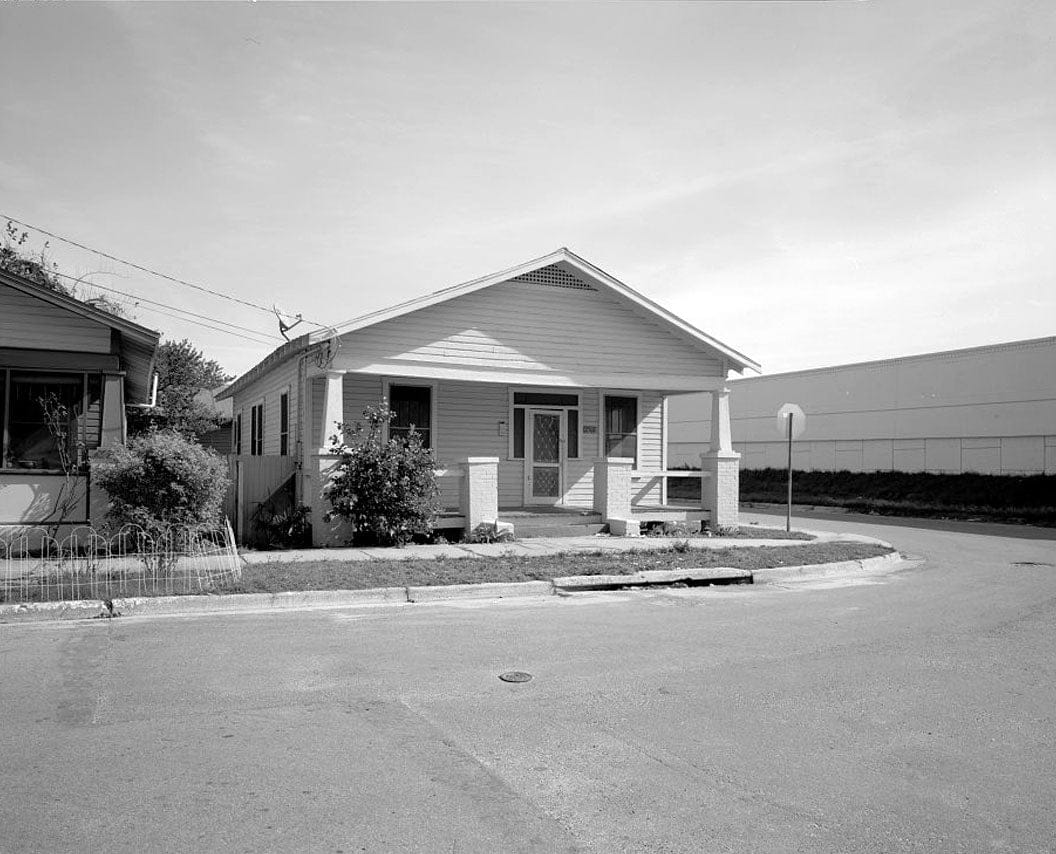Historic Photo : Newport News & Old Point Railway & Electric Company, Trolley Barn & Administration Building, 3400 Victoria Boulevard, Hampton, Hampton, VA 1 Photograph