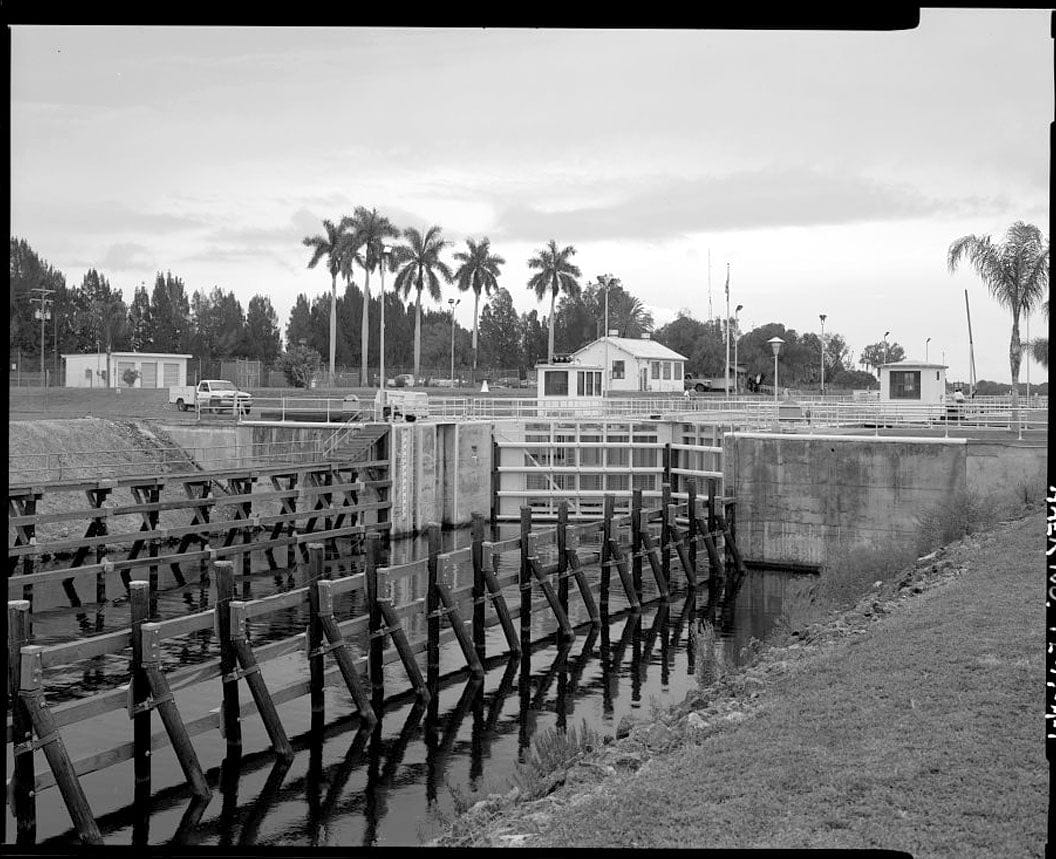Historic Photo : Ortona Lock, Lock No. 2, Caloosahatchee River, Cross-State Canal, Okeechobee Intracoastal Waterway, Ortona, Glades County, FL 8 Photograph