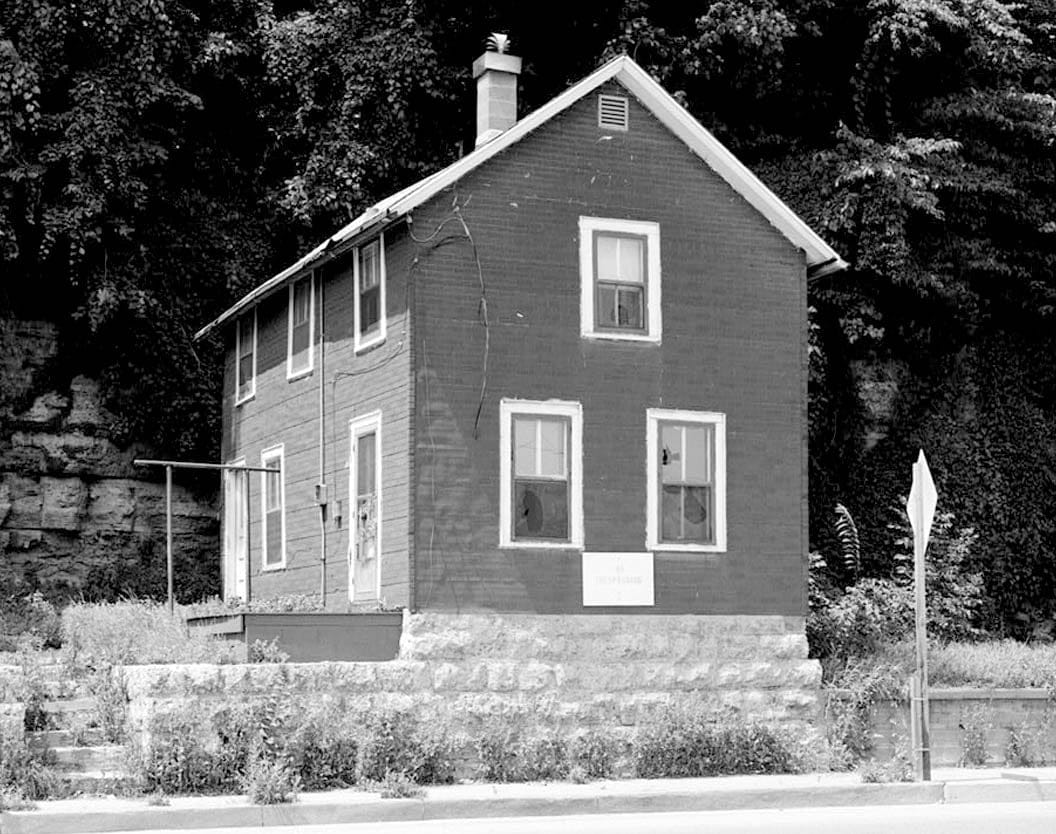 Historic Photo : Workingmen's Houses, Michael Flynn House, 321 South Locust Street, Dubuque, Dubuque County, IA 1 Photograph