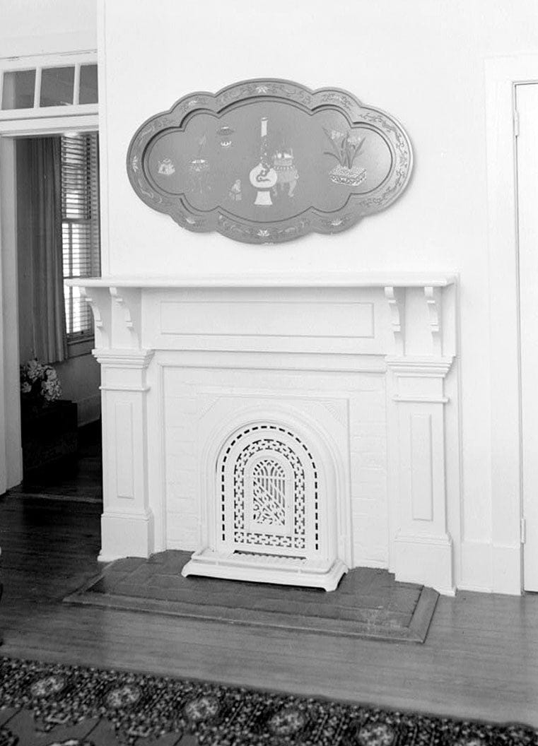 Historic Photo : U.S. Naval Air Station, Captain's Quarters, Q-8 North Avenue, Pensacola, Escambia County, FL 3 Photograph