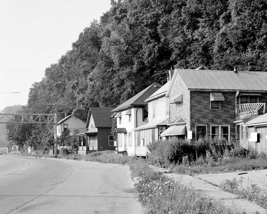 Historic Photo : Workingmen's Houses, Locust, South Locust & Dodge Streets & Southern Avenue, Dubuque, Dubuque County, IA 31 Photograph
