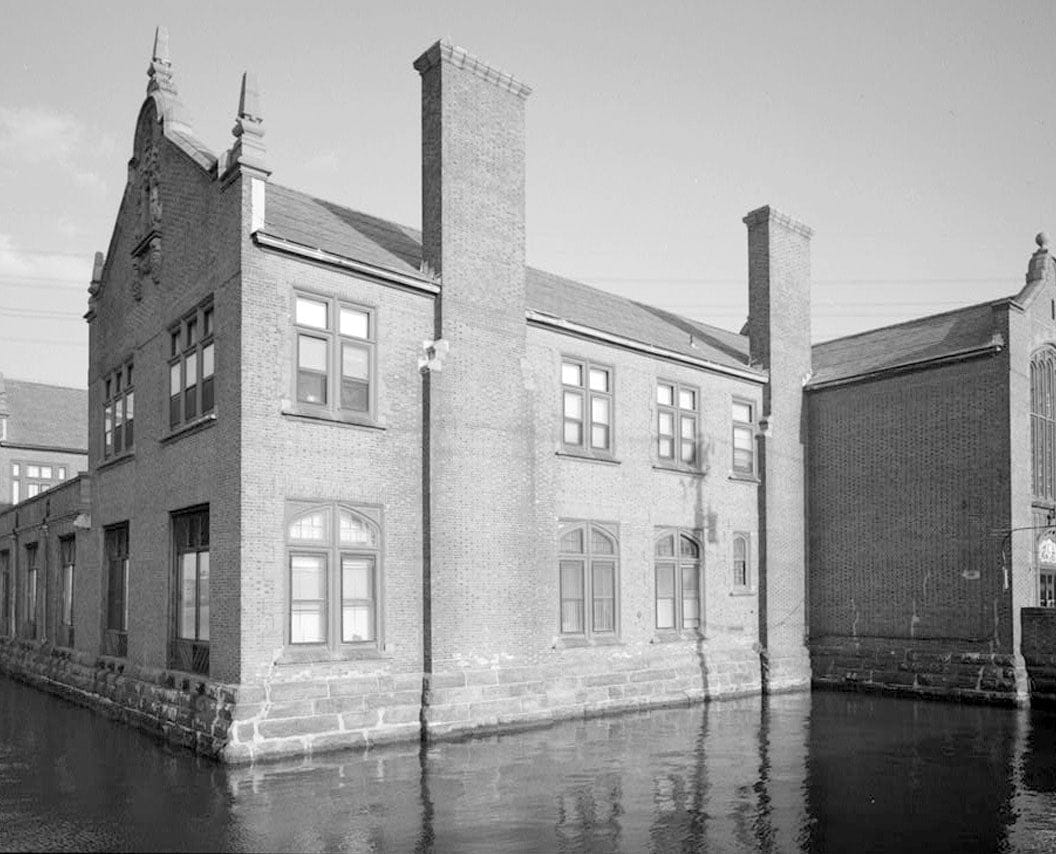 Historic Photo : Adee Boathouse, 74 Forbes Avenue (U.S. Route 1), New Haven, New Haven County, CT 1 Photograph