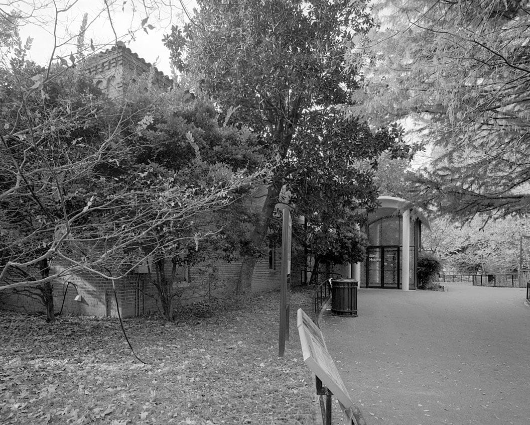Historic Photo : National Zoological Park, Bird House, 3001 Connecticut Avenue NW, Washington, District of Columbia, DC 2 Photograph