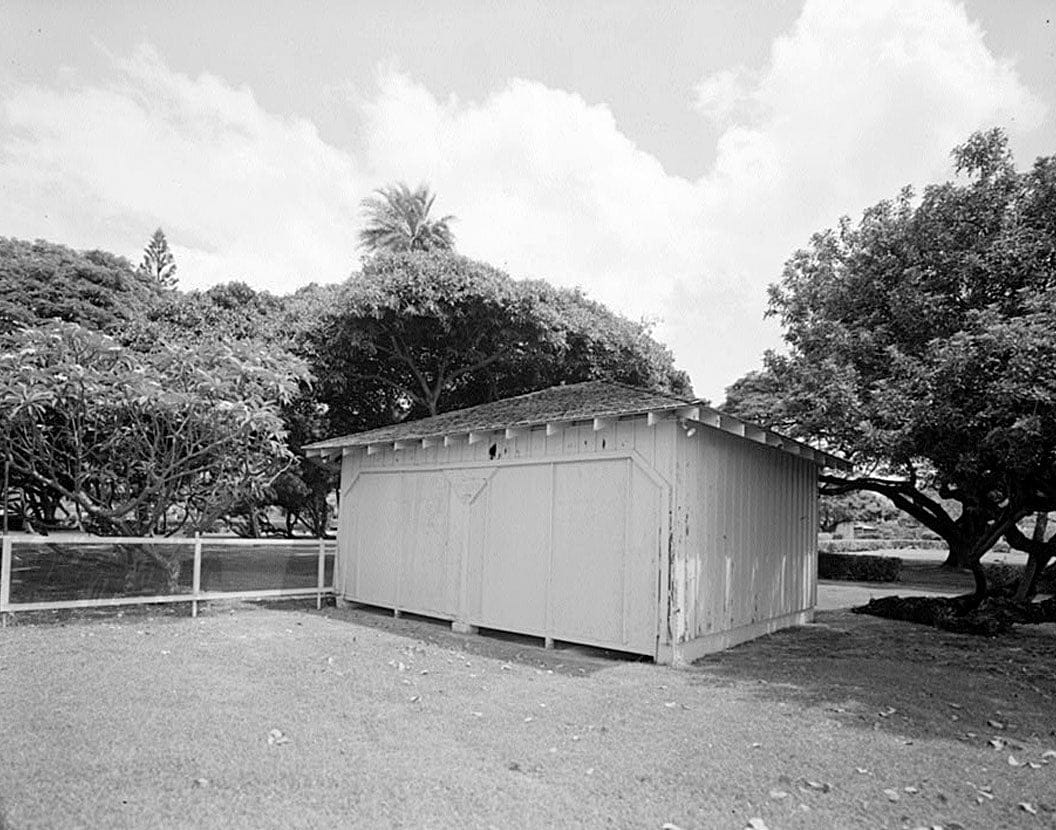 Historic Photo : U.S. Naval Base, Pearl Harbor, Hale Allii Housing Garage, Hale Alii Avenue & Avenue "D", Pearl City, Honolulu County, HI 1 Photograph