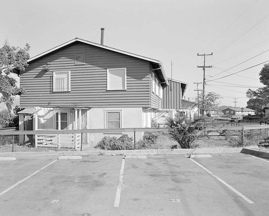 Historic Photo : Easter Hill Village, Building No. 40, North side of Foothill Avneue, west of South Twenty-eighth Street, Richmond, Contra Costa County, CA 3 Photograph